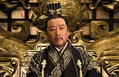 陈武帝陈霸先是靠什么当上皇帝的？