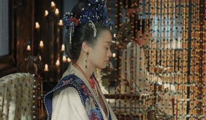 宋朝大臣建议刘娥效仿武则天，她为何撕掉了称帝的奏折？