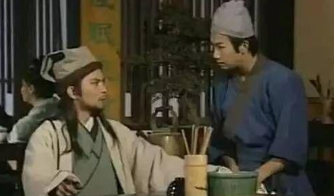 古人吃完饭留下银子就走，店小二不数吗？