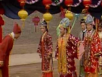 红楼梦中元春省亲时要在夜里举行的原因是什么？