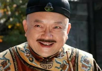 和珅到底是个怎样的人？他为何受乾隆宠爱呢？