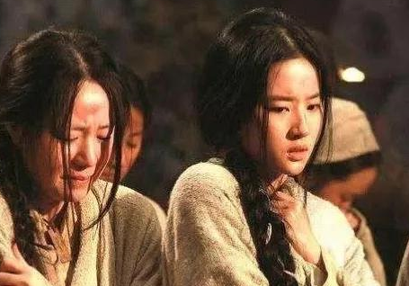 此女当了十六年皇后，最后却客死异乡