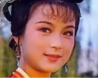薛宝钗搬离大观园前，为何要先撵走史湘云？