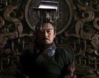 秦献公是如何登上帝位的？他上位后对秦国有何贡献？