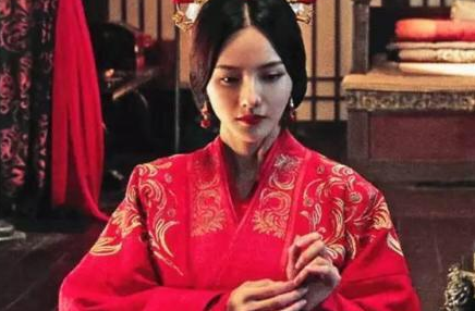 甄宓作为袁绍的儿媳妇 曹操父子为何一直惦记他的儿媳