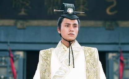 范蠡对越国的兴盛有什么贡献？