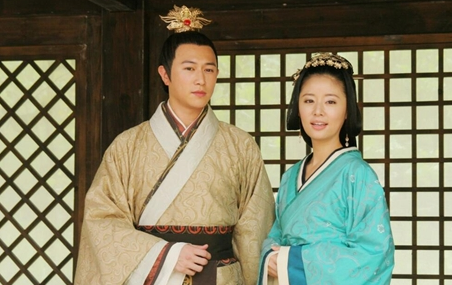 西汉初期出现的郡国并行制是什么？