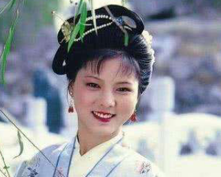 红楼梦中贾府有多注重礼仪？袭人与宝玉偷试合理吗