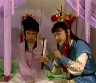 红楼梦中贾宝玉为何总能吸引那么多女孩子？他有何魅力？