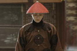 为何清朝侍卫的佩刀都是反着佩戴的？有何寓意吗？