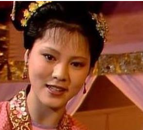 红楼梦在贾府除夕节时，贾母为何要骂袭人？