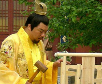 为什么说朱由校是一位生错时代的皇帝？他有多喜欢做木工？