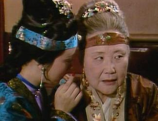 红楼梦中邢夫人和王夫人两个人之间有哪些明争暗斗
