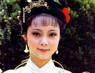 红楼梦中宝钗为何不告诉王夫人金钏投井的内情？