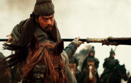 历史中的颜良实力如何？和演义中完全不同