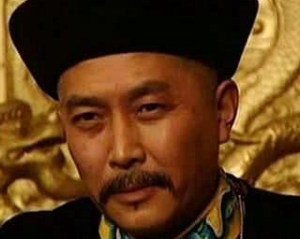 历史上面对朝廷贪污的现象，雍正是如何解决的？