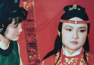 红楼梦中王夫人与宝玉之间为何会产生隔阂?原因是什么