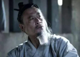 秦始皇死后，李斯为何被处以腰斩？