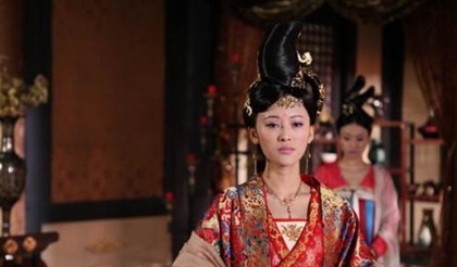 安乐公主有“唐朝第一美人”之称，她与太平公主是什么关系？