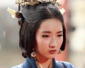 曹节身为曹操的女儿，为何会在曹丕受禅时痛骂他？