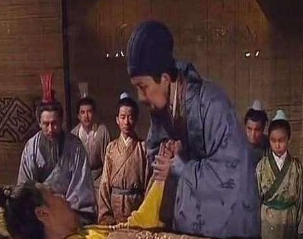 诸葛亮为什么要选用马谡守街亭？有哪些原因？