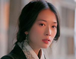 小乔是怎么和周瑜在一起的？他们之间的爱情故事是怎样的？