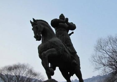 小吏和婢女生下一子，影响了西汉历史