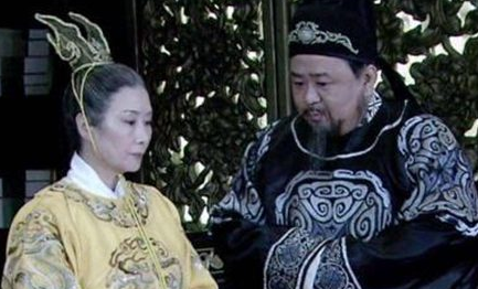 武则天给了狄仁杰很多特权，她和狄仁杰有不正当关系吗？