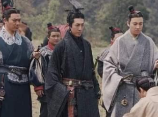 秦王嬴政登基之后是如何一步步夺回大权的？