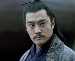 周瑜是个怎样的人？他与孙策的关系如何？