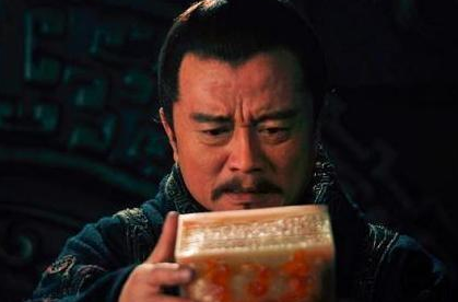 袁术坚持要称帝，背后究竟什么原因？