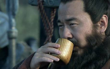 如果没有刘备出现的话 关羽会为曹操效命吗