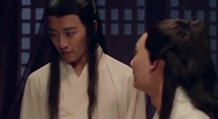 在登基两年多之后，刘欣遇到了哪位对他影响很大的人？