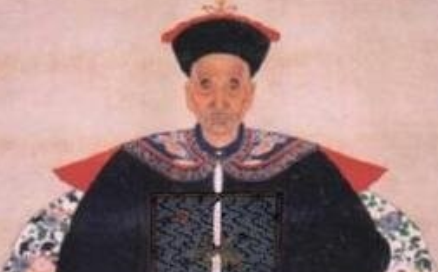 皇太极即位后积极从事扩张政策，其中有哪六位明朝降将？