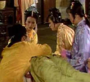 宝玉挨打的时候，王夫人知道原有吗?袭人为何要隐瞒？