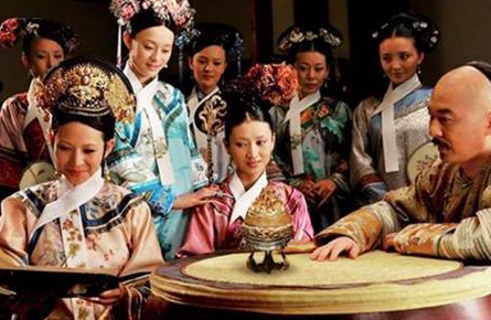 清朝皇后一年有1000两银钱 换做现在是多少钱