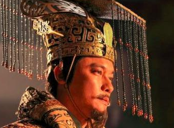 齐桓公和晋文公能迅速称霸中原的原因是什么？