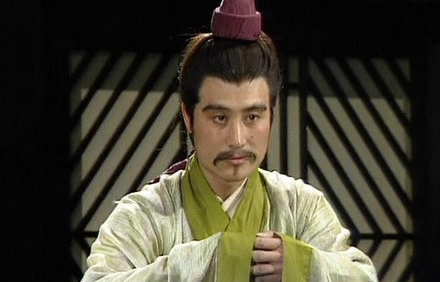 曹操擒杀吕布的最大功臣是谁呢？