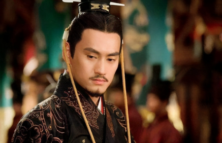 东汉在历史上的存在感为何远不如西汉？