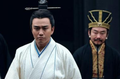 孔融因让梨出名，为何却因为不孝被杀？