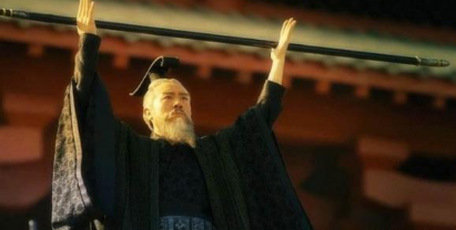 曹操作为一个常年打仗的领袖 曹操的个人装备有多好