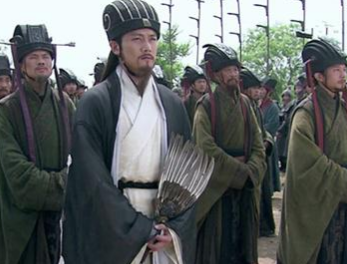 历史上诸葛亮出山跟随刘备，他们到底是谁成就了谁？