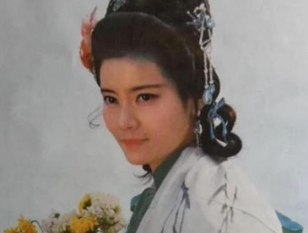 杜十娘发现了什么阴谋，以至于抱着百宝箱投江？