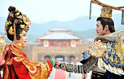 武则天一直饱受争议，她都有哪些功过呢？