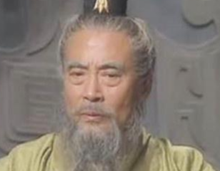 刘备在吕布攻占下邳后选择投奔他的原因是什么