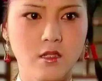 曹雪芹为何要安排袭人与黛玉同一天生日？