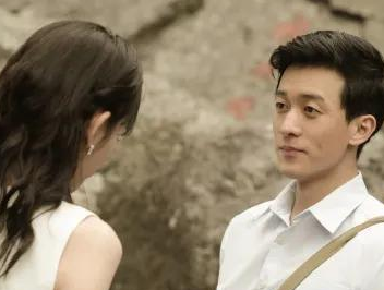 《乔家的儿女》戚成钢得扮演者是谁？他喜欢乔四美吗？