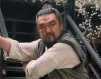 水浒传中施恩父亲是什么形象？是如何对待英雄武松的？