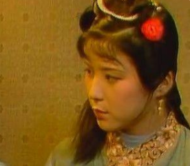 红楼梦中袭人明袒护暗陷害，为何这么对待芳官？
