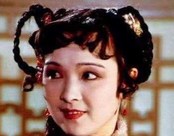 红楼梦中宝琴的存在，对黛玉与宝钗来说有何不一样？